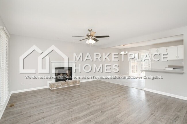 Building Photo - 416 Sandburg Dr