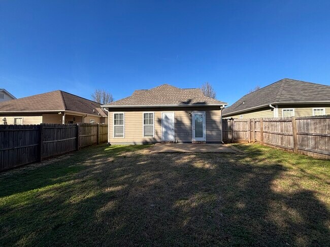 Building Photo - 108 Moss Stone Ln