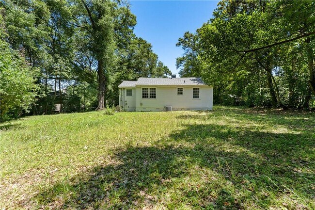 Building Photo - 5263 Border Dr S