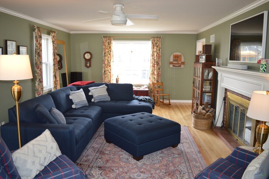 Building Photo - 7002 Hubbard Ave