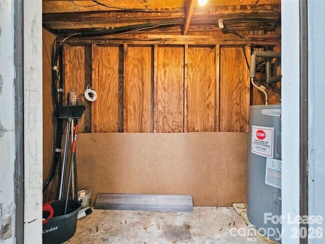 Building Photo - 1921 Mereview Ct