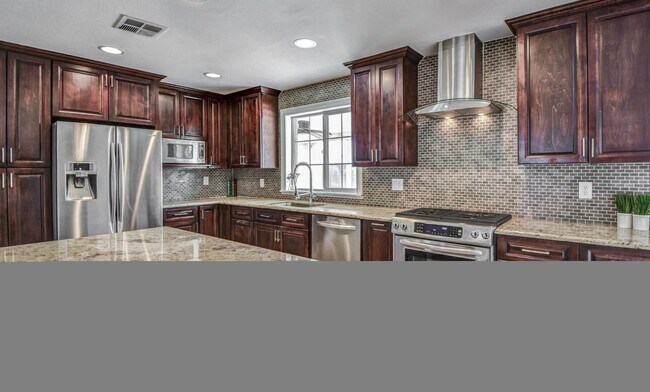 Building Photo - 21 E McKinley St