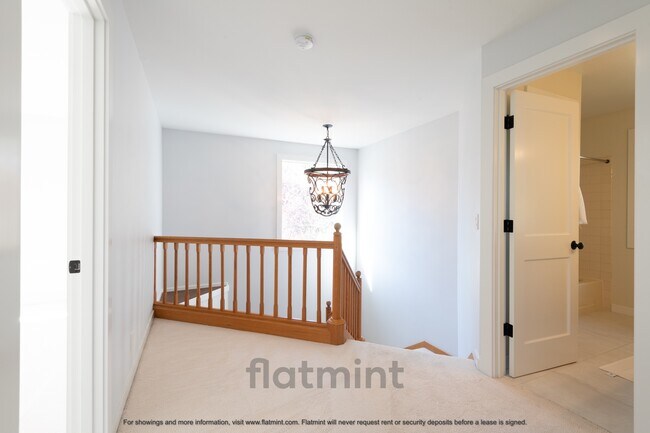 Building Photo - 4444 29th Ave W