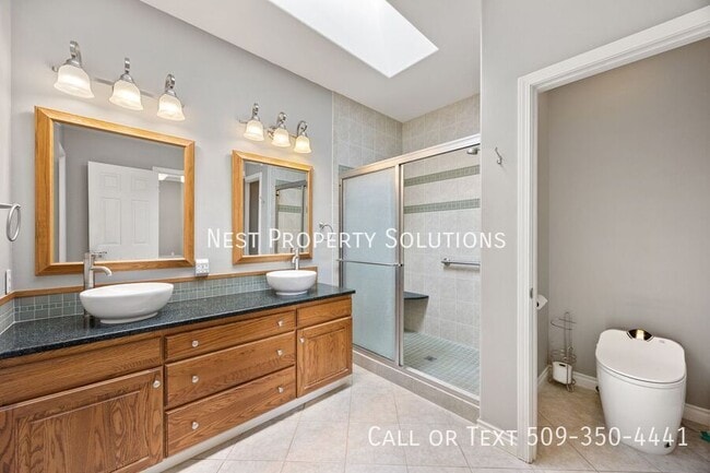 Building Photo - 318 E Tanglewood Dr