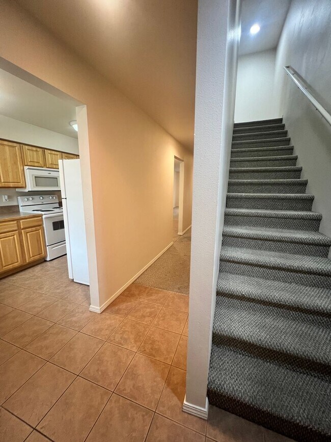 Building Photo - 1713 W Fern Dr