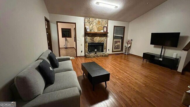 Building Photo - 3966 N Indian Cir NW