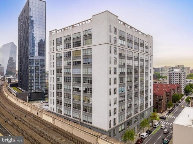 Building Photo - 2200 Arch St