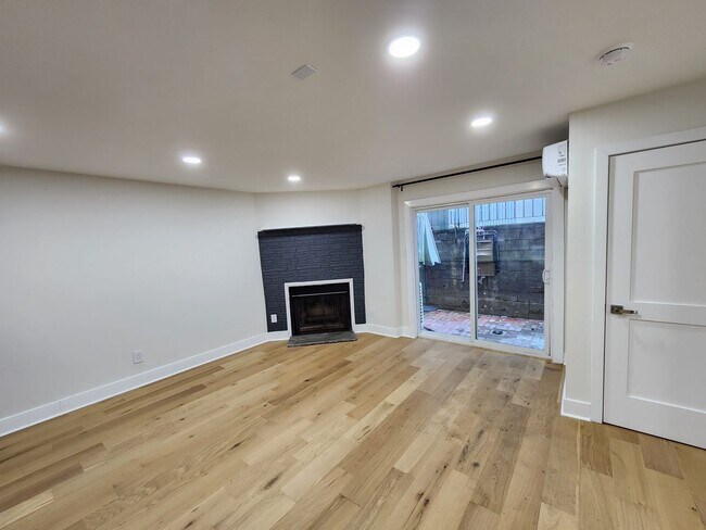Building Photo - 308 W Wildey St
