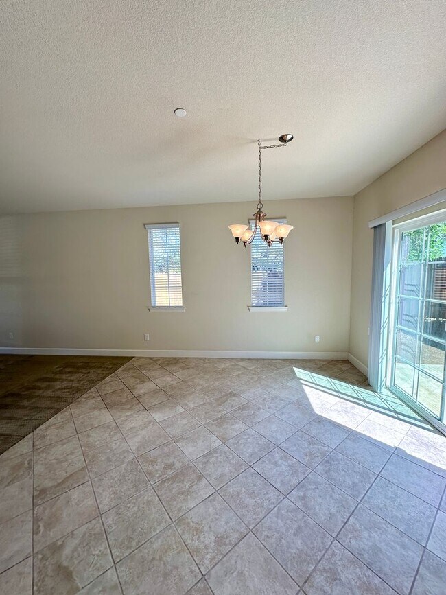 Building Photo - 1154 Galeria Cir