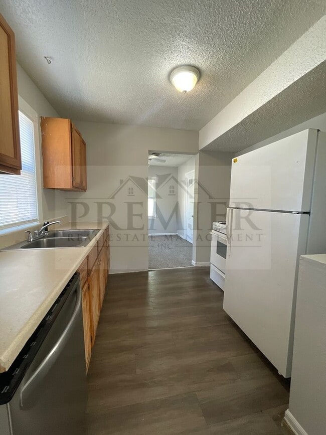 Building Photo - 2225 S Home Ave