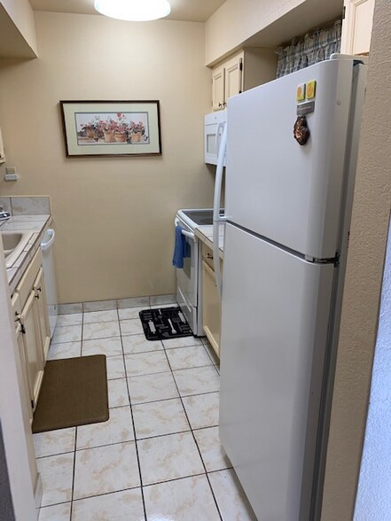 Building Photo - 7430 E Chaparral Rd