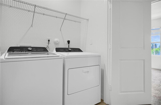 Building Photo - 149 NE 3rd St