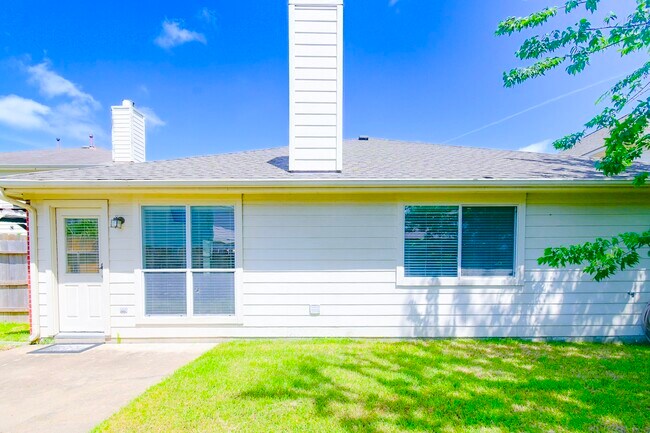 Building Photo - 3111 Myrtle Ranch Dr