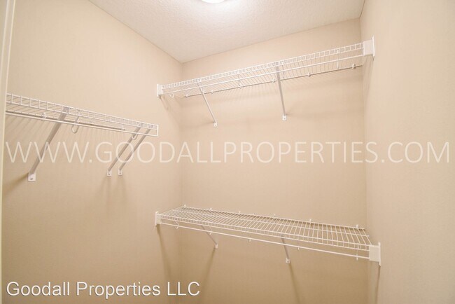 Building Photo - 4 br, 3 bath House - 1004 Warren St