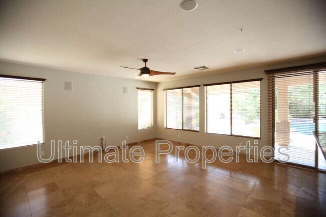 Building Photo - 7704 E Journey Ln