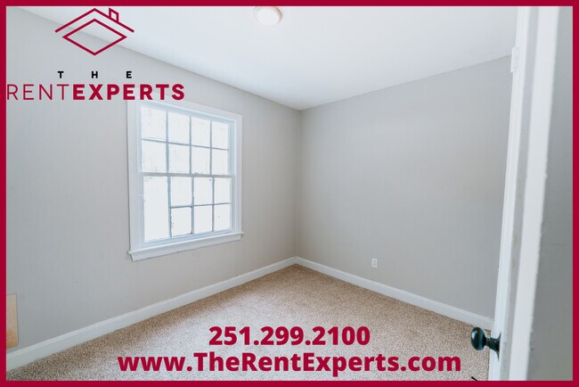 Building Photo - 2551 Farnell Dr