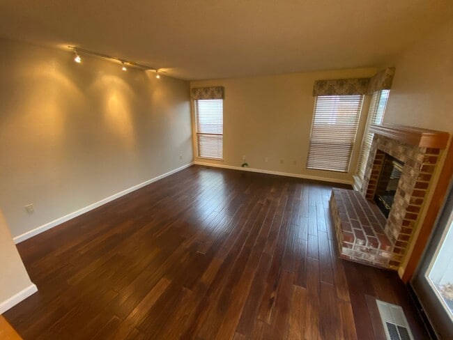 Building Photo - NW Reno - Summit Ridge - 4 Bed 2.5 Bath