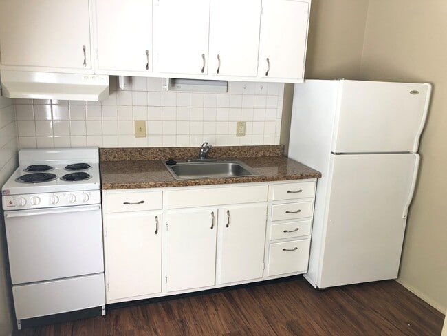 Kitchen - 438 San Juan Dr