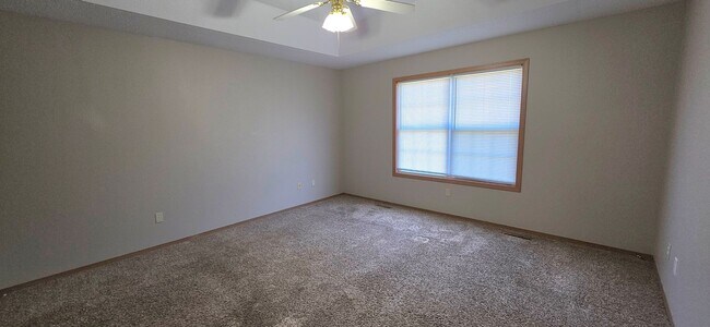 Building Photo - 3 Bedroom 2 Bath in Strafford on a corner lot for $1395!