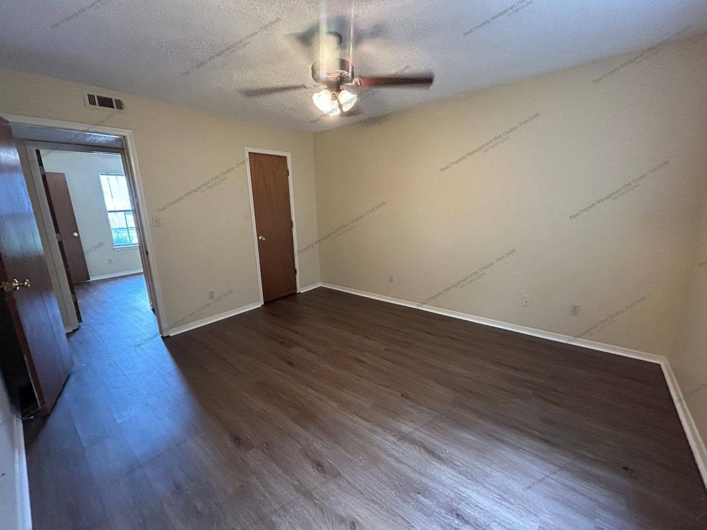 Building Photo - 1413 Grand Oak Dr
