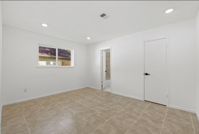 Building Photo - BEAUTIFUL HOME IN HOUSTON. MOVE IN READY!.