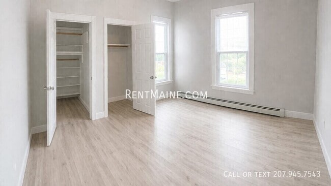 Building Photo - 454 S Main St