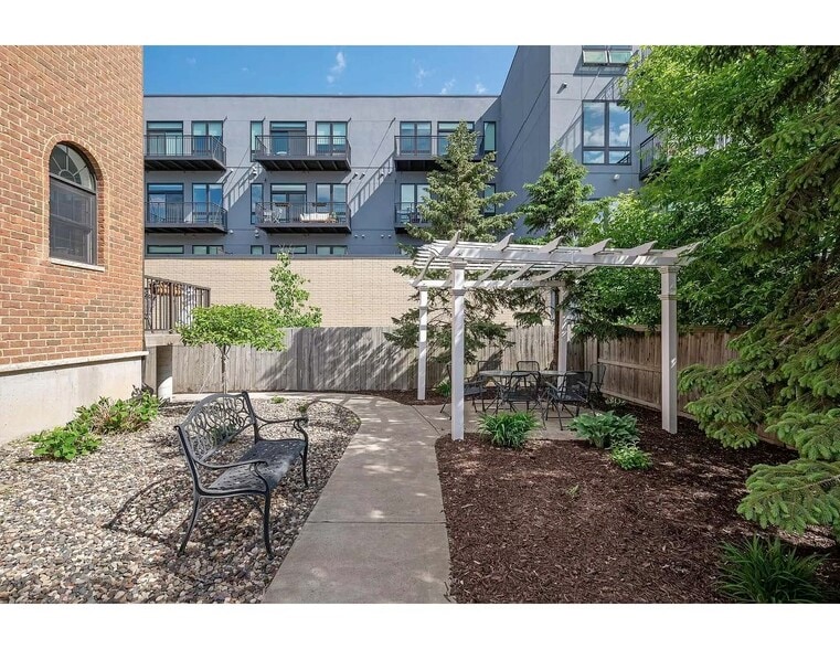 Shared courtyard behind building. Only 6 units in building - 3125 Inglewood Ave S