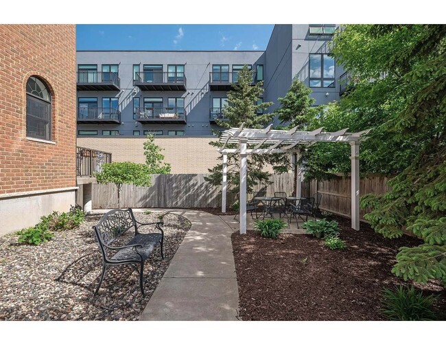 Shared courtyard behind building. Only 6 units in building - 3125 Inglewood Ave S