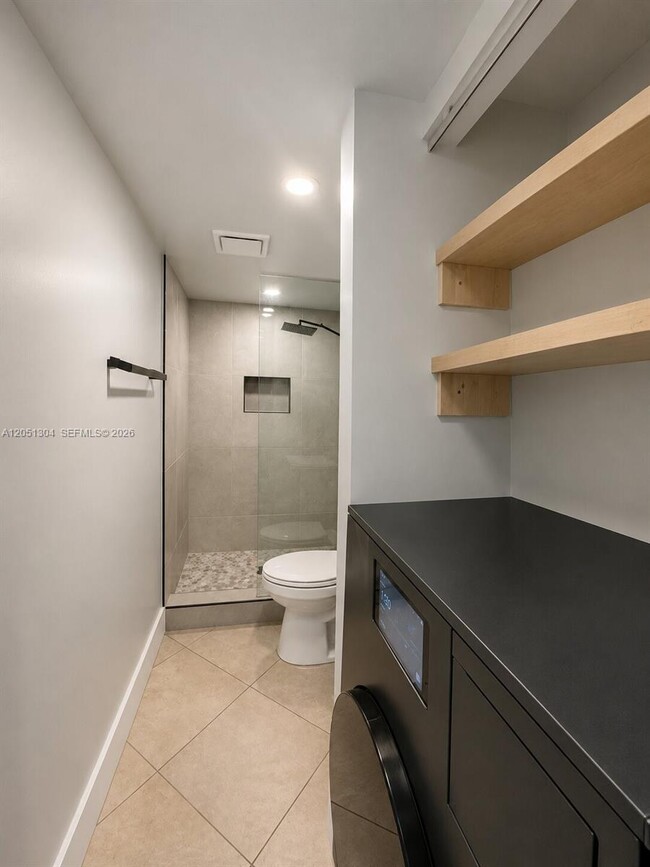Building Photo - 20505 E Country Club Dr