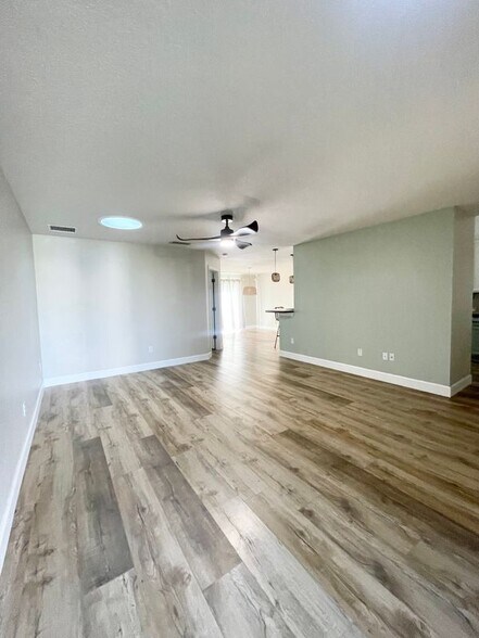 Building Photo - 5313 Cordgrass Bend Ln
