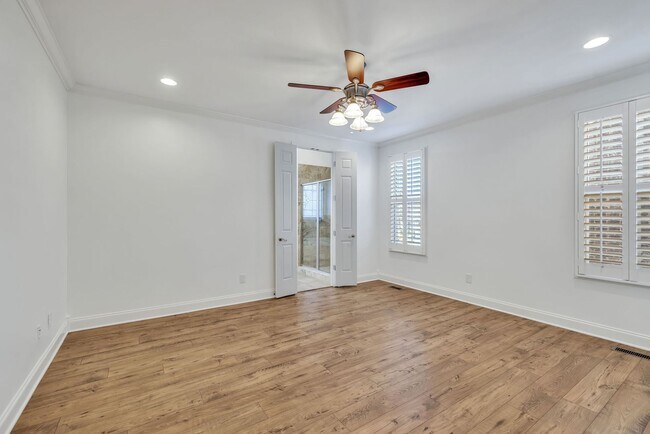 Building Photo - Stunning rental home on a premium lot in s...