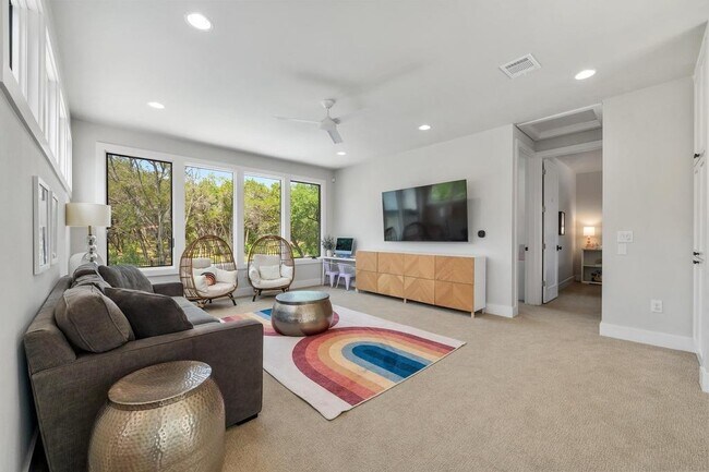 Building Photo - 2600 Arion Cir