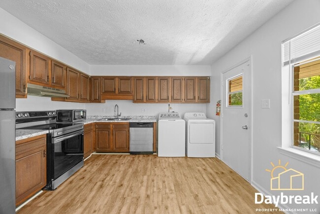 Building Photo - 10913 Queen Ann Ct