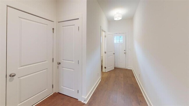 Building Photo - 6414 Shalks Xing Dr