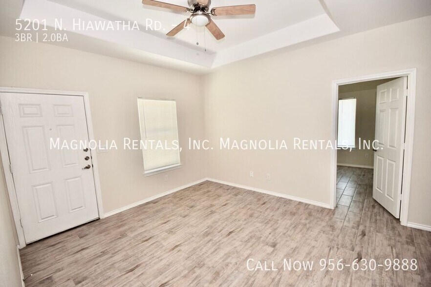 Building Photo - 5201 N Hiawatha Dr