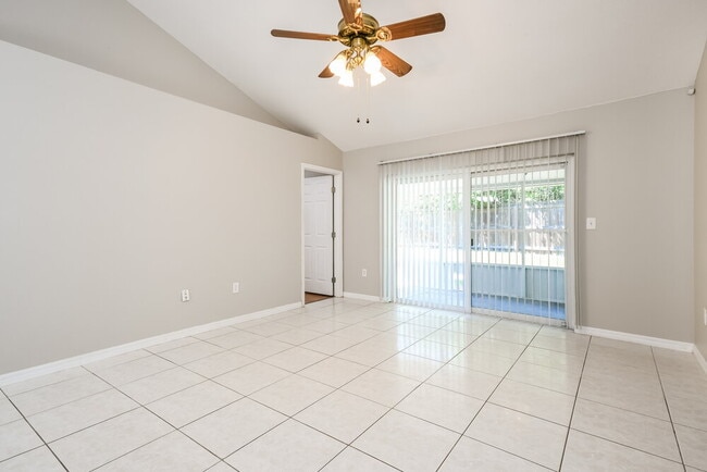 Building Photo - 3356 Kelsey Ln