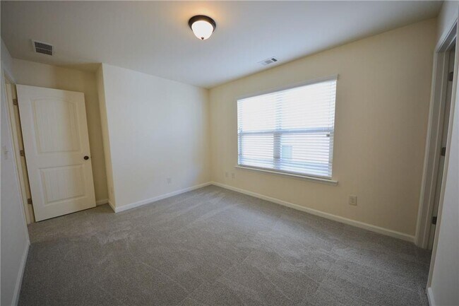 Building Photo - 2119 Baywood Tree Ln SW