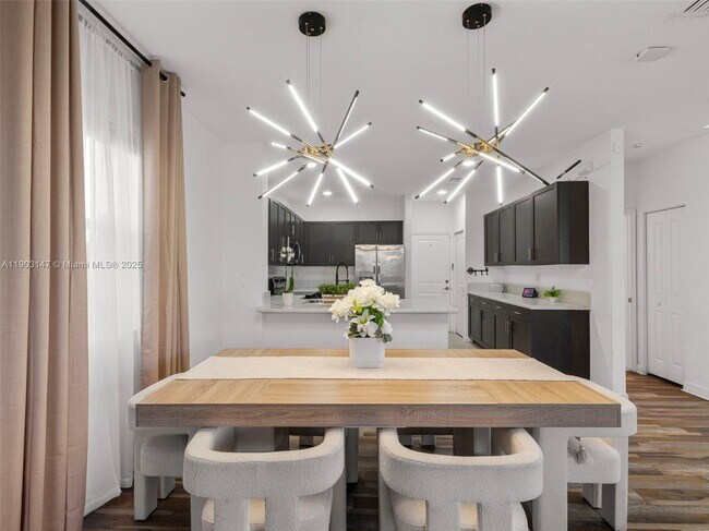 Building Photo - 1411 SE 26th Rd