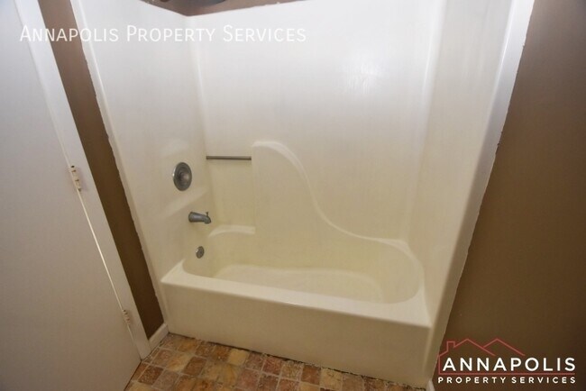 Building Photo - 10G Greystone Court-