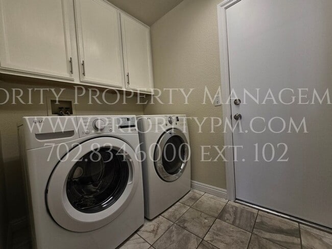 Building Photo - 7217 Sun Cove Cir
