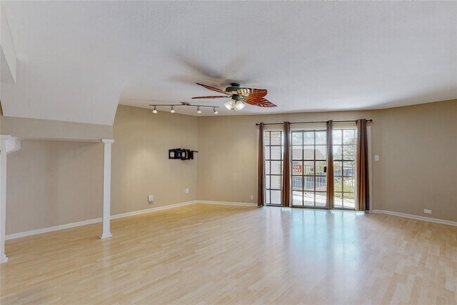 Building Photo - 426 Yacht Club Dr