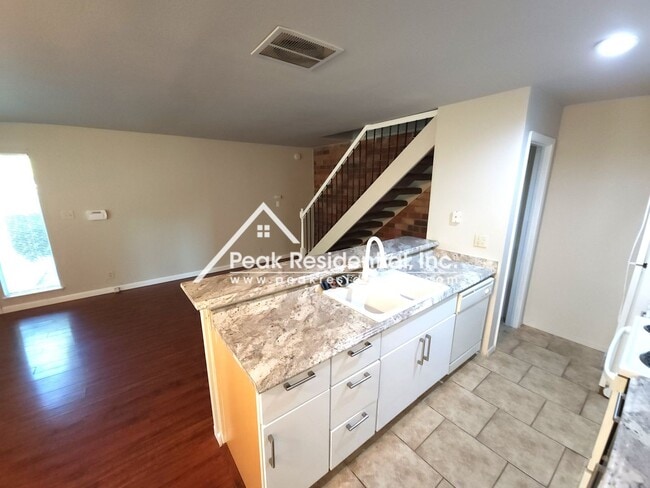 Building Photo - Updated 2bd/1ba Foothill Farms Condo with Carport