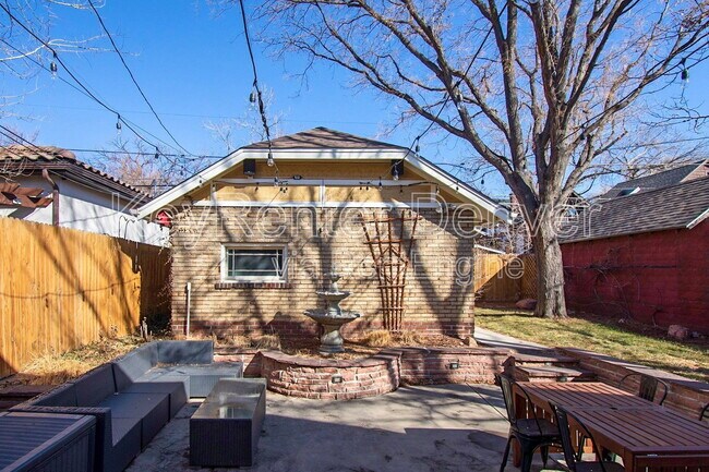 Building Photo - 740 S Corona St