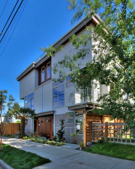 Building Photo - 2611 NW 65th St