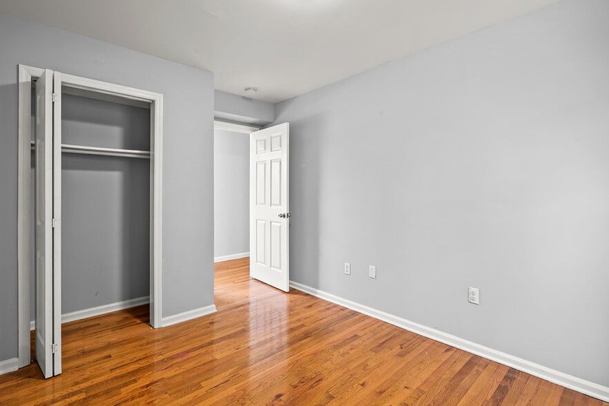 Building Photo - 137 Godwin Ave