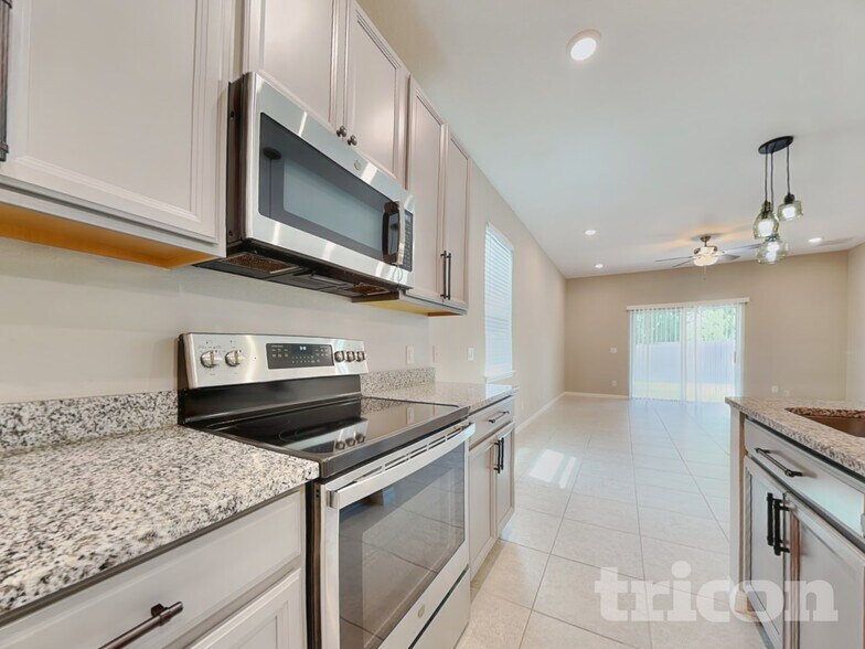 Building Photo - 5227 Little Stream Ln