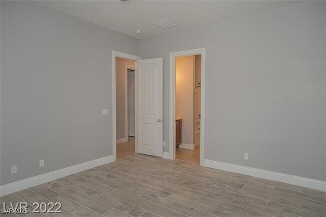 Building Photo - 4935 N Moncada Way