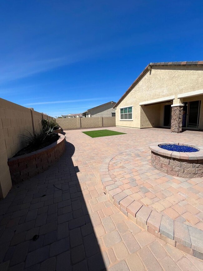 Building Photo - 2019 Build in Gated East Mark Community