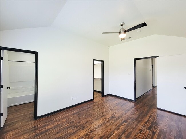 Building Photo - 1904 Davis St