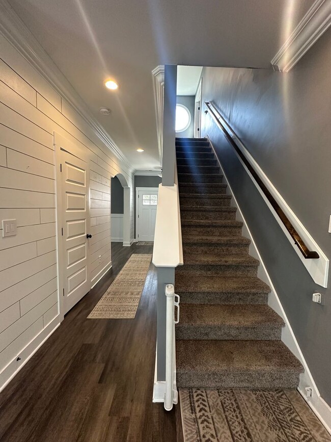 Building Photo - 238 E Ivybridge Dr